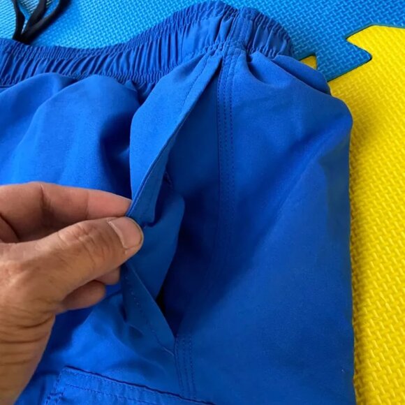 Speedo Swim Shorts Men Size Large Blue Pockets Polyester - STAIN - READ - Picture 4 of 10
